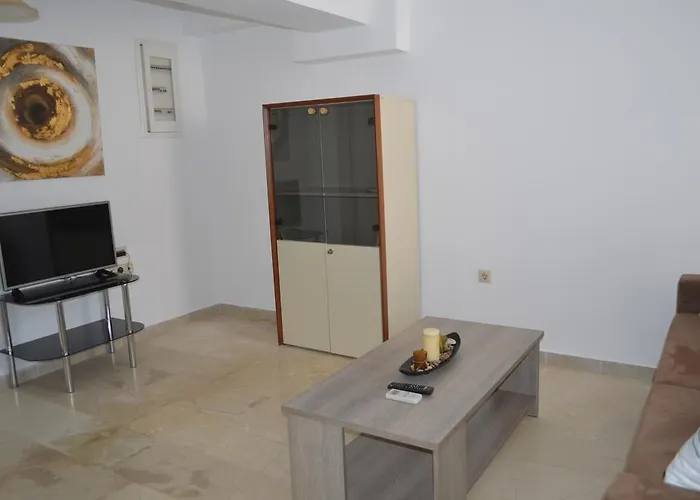 Anthi Center 아파트
